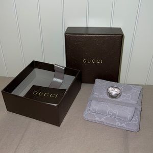Gucci Blind for Love Ring Size 6.5